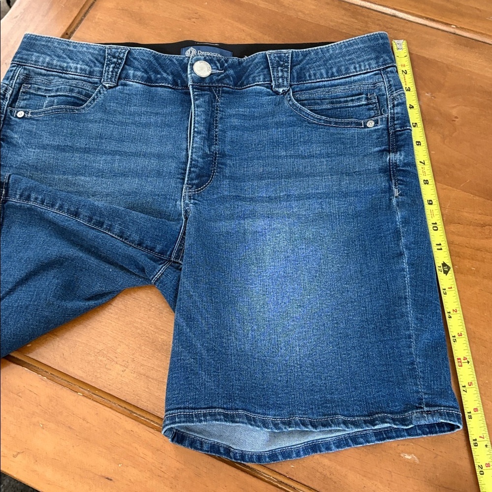 Democracy Jean Shorts Size 16 - Picture 5 of 10